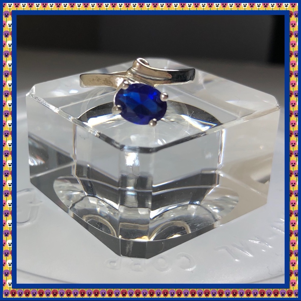 Nwot STERLING SILVER RING
